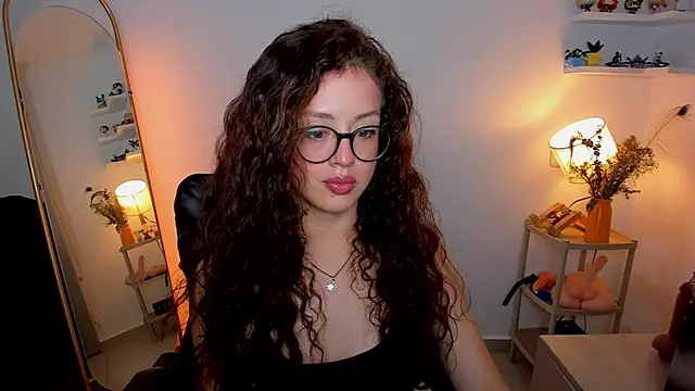 Cassandra Caiin online show from November 30, 2025, 7:31 am