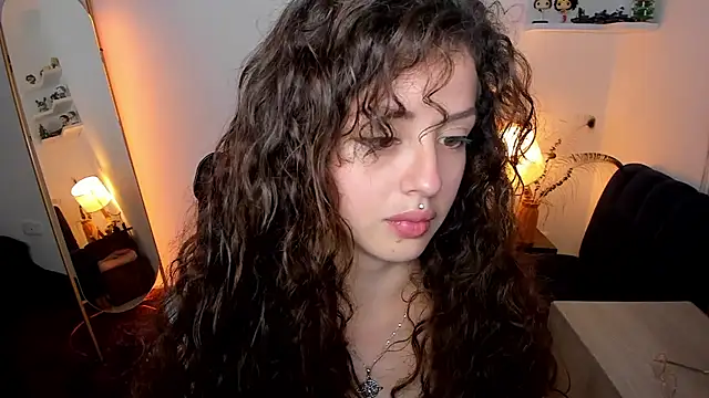 Cassandra Caiin online show from April 21, 2026, 4:30 am