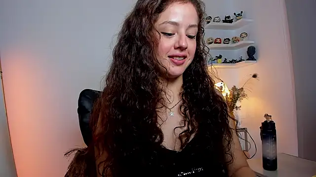 Cassandra Caiin online show from November 9, 2025, 1:59 pm