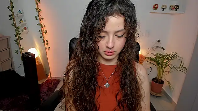 Cassandra Caiin online show from June 12, 2026, 4:10 am