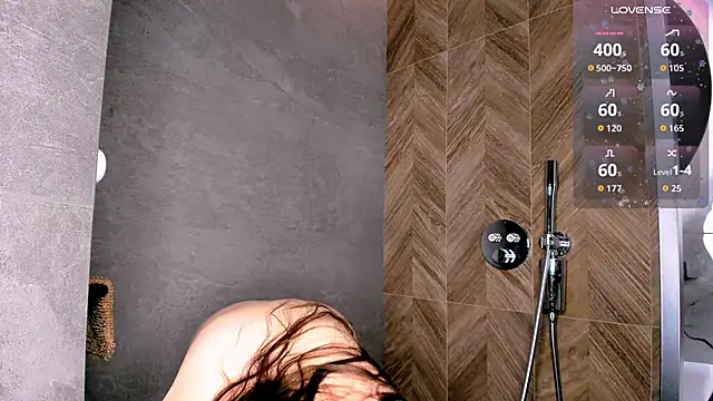 BondGirll online show from December 15, 2025, 6:52 am