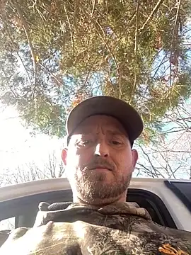 Snapshot of smokeymt420 chatting on December 6, 2024, 6:11 pm smokeymt420 online show from December 6, 2024, 6:11 pm