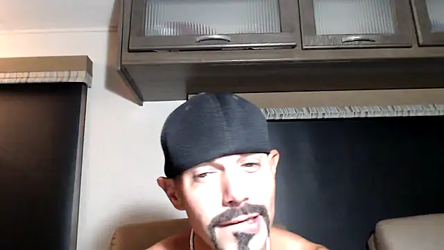 Snapshot of ThickD2C chatting on April 19, 2026, 6:10 pm ThickD2C online show from April 19, 2026, 6:10 pm