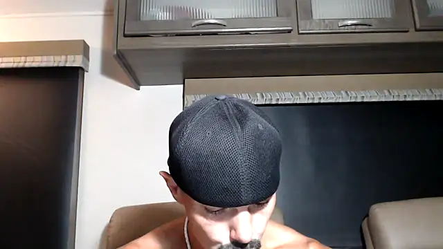Snapshot of ThickD2C chatting on April 19, 2026, 5:25 pm ThickD2C online show from April 19, 2026, 5:25 pm