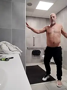 Yankeedave420 online show from February 1, 2026, 8:12 am