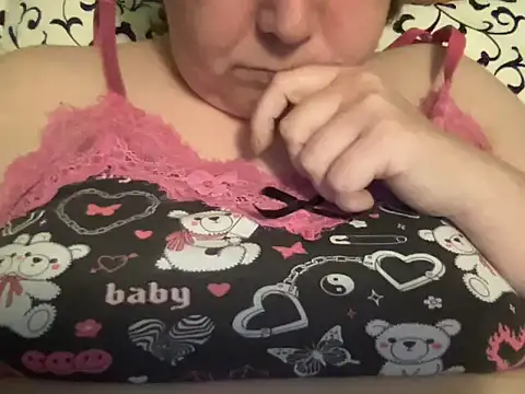 Snapshot of ParisNova chatting on March 21, 2025, 12:07 am ParisNova online show from March 21, 2025, 12:07 am