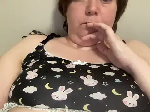 Snapshot of ParisNova chatting on January 27, 2025, 11:00 am ParisNova online show from January 27, 2025, 11:00 am