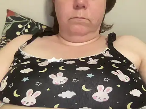 Snapshot of ParisNova chatting on January 5, 2025, 9:15 am ParisNova online show from January 5, 2025, 9:15 am