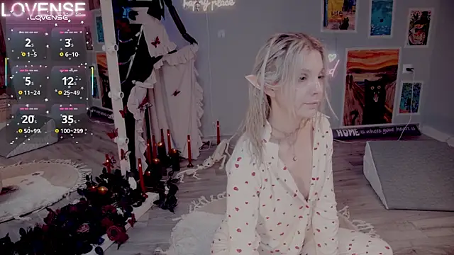 Snapshot of Careful_i_bite chatting on November 14, 2025, 5:33 am Careful i bite online show from November 14, 2025, 5:33 am