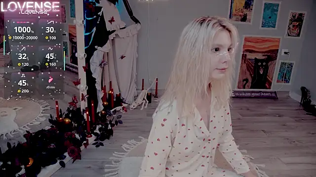 Snapshot of Careful_i_bite chatting on November 8, 2025, 5:33 am Careful i bite online show from November 8, 2025, 5:33 am