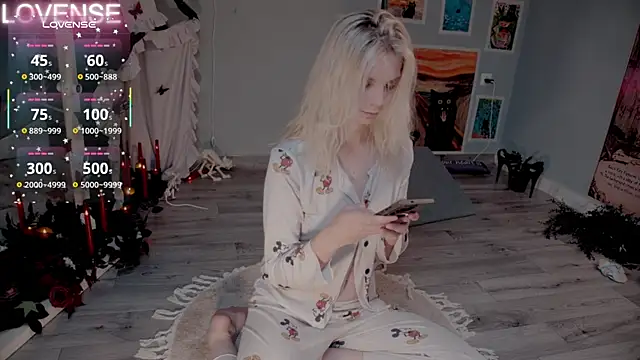 Snapshot of Careful_i_bite chatting on November 2, 2025, 6:40 am Careful i bite online show from November 2, 2025, 6:40 am