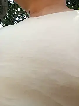 chicoguapo8 online show from December 17, 2025, 5:51 pm