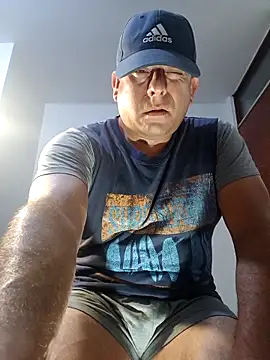 chicoguapo8 online show from October 12, 2025, 8:16 am