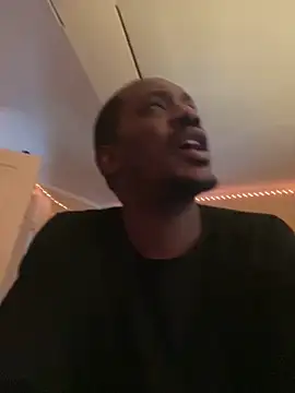 Snapshot of Makeyoucumallover chatting on March 4, 2026, 10:28 pm Makeyoucumallover online show from March 4, 2026, 10:28 pm