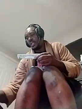 Snapshot of Makeyoucumallover chatting on December 5, 2025, 3:16 am Makeyoucumallover online show from December 5, 2025, 3:16 am