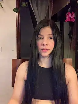 Estefani 32 online show from February 25, 2026, 10:42 pm