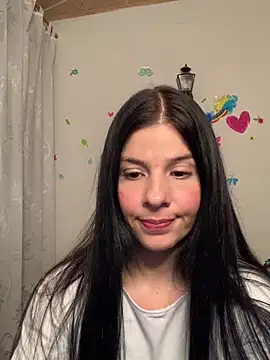 Snapshot of Estefani_32 chatting on May 3, 2026, 12:38 am Estefani 32 online show from May 3, 2026, 12:38 am
