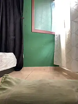 Snapshot of Estefani_32 chatting on May 15, 2026, 5:11 pm Estefani 32 online show from May 15, 2026, 5:11 pm