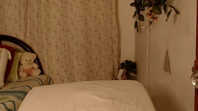 Estefani 32 online show from October 26, 2025, 1:50 am