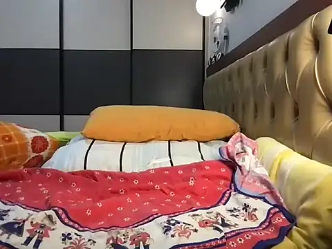 choco petite online show from October 6, 2025, 4:13 am