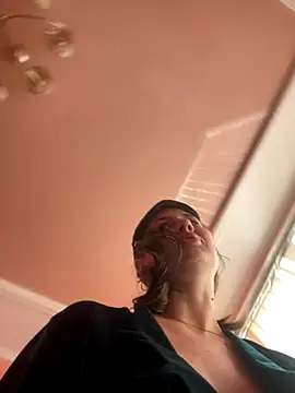 Flossy Vettie online show from November 7, 2025, 10:42 am