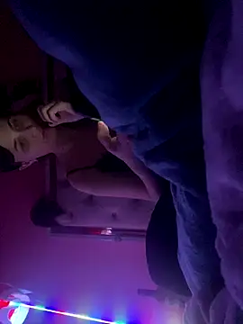 Flossy Vettie online show from October 6, 2025, 1:29 am