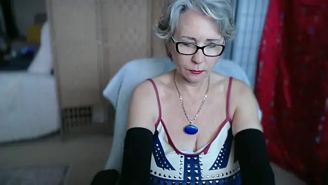 Snapshot of petradaniels chatting on May 6, 2026, 7:07 pm petradaniels online show from May 6, 2026, 7:07 pm