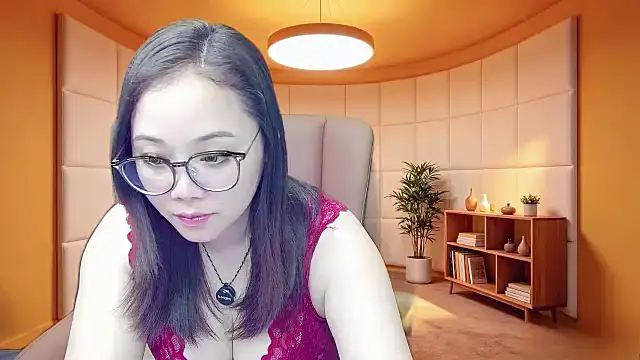 Snapshot of Giuliam chatting on May 14, 2026, 1:30 pm Giuliam online show from May 14, 2026, 1:30 pm