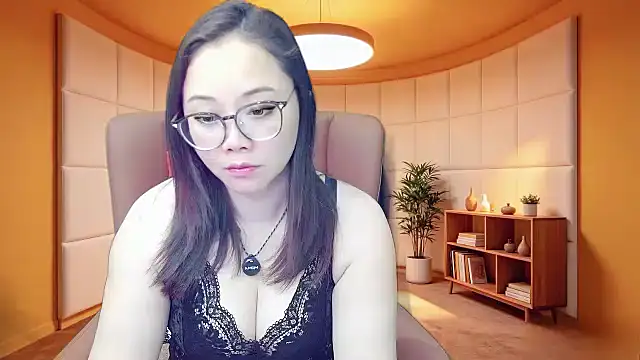 Snapshot of Giuliam chatting on April 17, 2026, 1:30 am Giuliam online show from April 17, 2026, 1:30 am