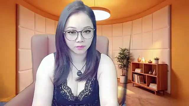 Snapshot of Giuliam chatting on May 21, 2026, 6:05 pm Giuliam online show from May 21, 2026, 6:05 pm