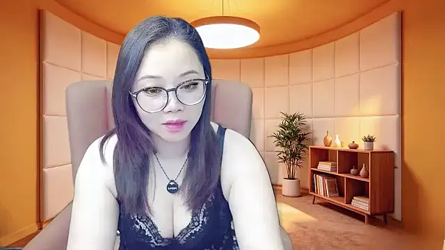 Snapshot of Giuliam chatting on May 12, 2026, 2:08 am Giuliam online show from May 12, 2026, 2:08 am