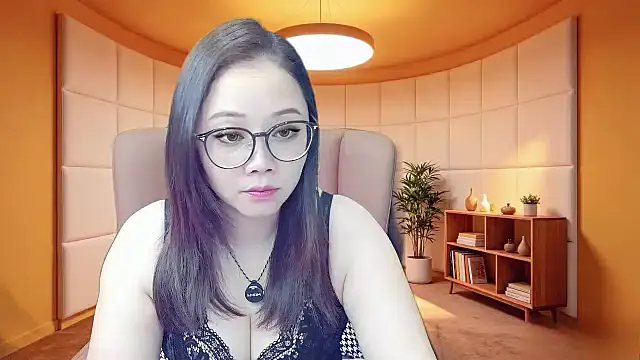 Snapshot of Giuliam chatting on May 27, 2026, 4:03 pm Giuliam online show from May 27, 2026, 4:03 pm