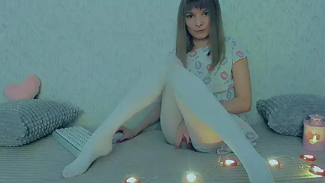 Snapshot of YourCaramel chatting on February 16, 2025, 8:10 am YourCaramel online show from February 16, 2025, 8:10 am