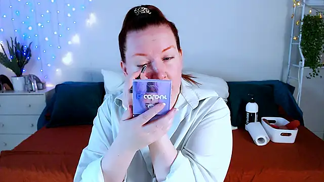 GoddessLara online show from November 28, 2025, 10:10 pm