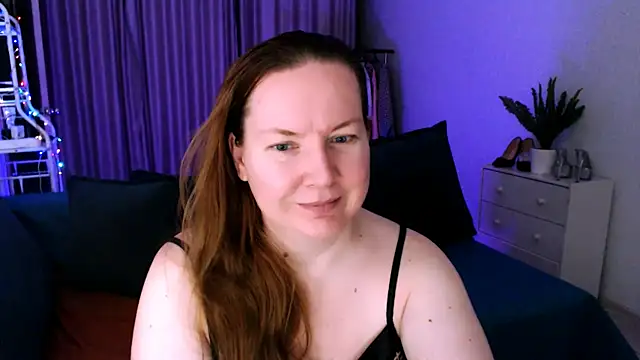 Snapshot of GoddessLara chatting on December 25, 2024, 10:59 pm GoddessLara online show from December 25, 2024, 10:59 pm