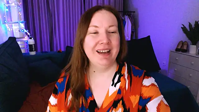 Snapshot of GoddessLara chatting on March 18, 2025, 4:18 am GoddessLara online show from March 18, 2025, 4:18 am