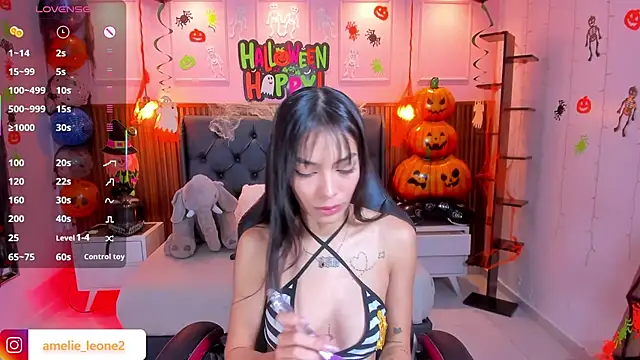 AMELIELEONE online show from October 14, 2025, 12:28 pm