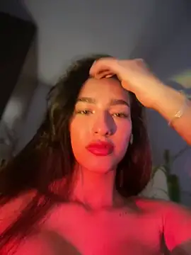 DulceLenns online show from December 20, 2025, 6:22 pm