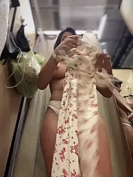 DulceLenns online show from March 20, 2025, 9:02 pm