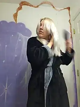 Snapshot of ScarletCallings420 chatting on December 7, 2024, 4:53 pm ScarletCallings420 online show from December 7, 2024, 4:53 pm