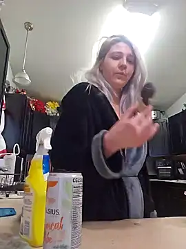 Snapshot of ScarletCallings420 chatting on December 20, 2024, 9:39 pm ScarletCallings420 online show from December 20, 2024, 9:39 pm