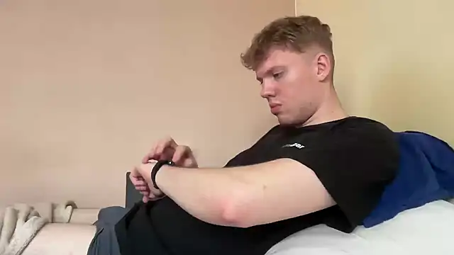 sexybooii6968 online show from October 14, 2025, 11:33 am