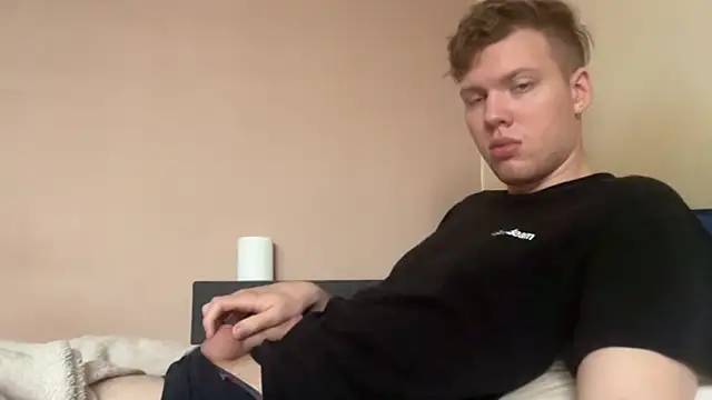 sexybooii6968 online show from October 26, 2025, 10:59 am