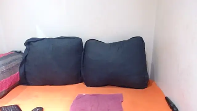 xGIANTEBONY30x online show from October 29, 2025, 2:32 am