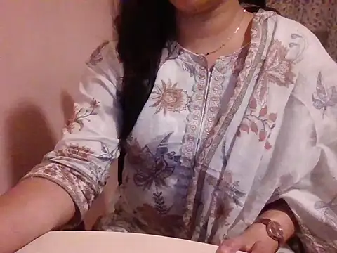 Snapshot of Pinky_4 chatting on February 17, 2026, 7:00 pm Pinky 4 online show from February 17, 2026, 7:00 pm