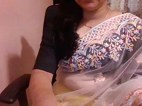 Snapshot of Pinky_4 chatting on May 4, 2026, 4:38 am Pinky 4 online show from May 4, 2026, 4:38 am