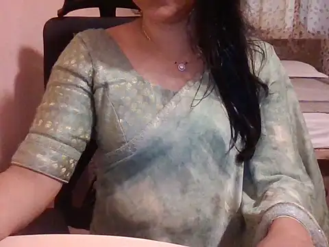 Snapshot of Pinky_4 chatting on April 27, 2026, 4:32 am Pinky 4 online show from April 27, 2026, 4:32 am