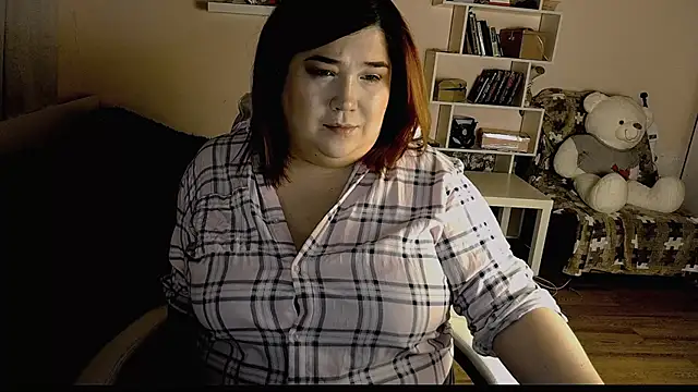 Snapshot of Vi-Vixen chatting on January 22, 2025, 8:17 pm Vi-Vixen online show from January 22, 2025, 8:17 pm
