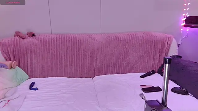 ScarletCarnal online show from November 2, 2025, 12:59 am