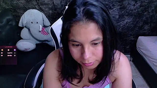 olivia love  online show from May 22, 2026, 9:02 pm